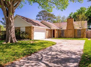 412 Meadowpoint Dr, League City, TX 77573