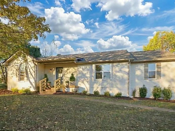 3078 Old Greenbrier Pike, Greenbrier, TN 37073