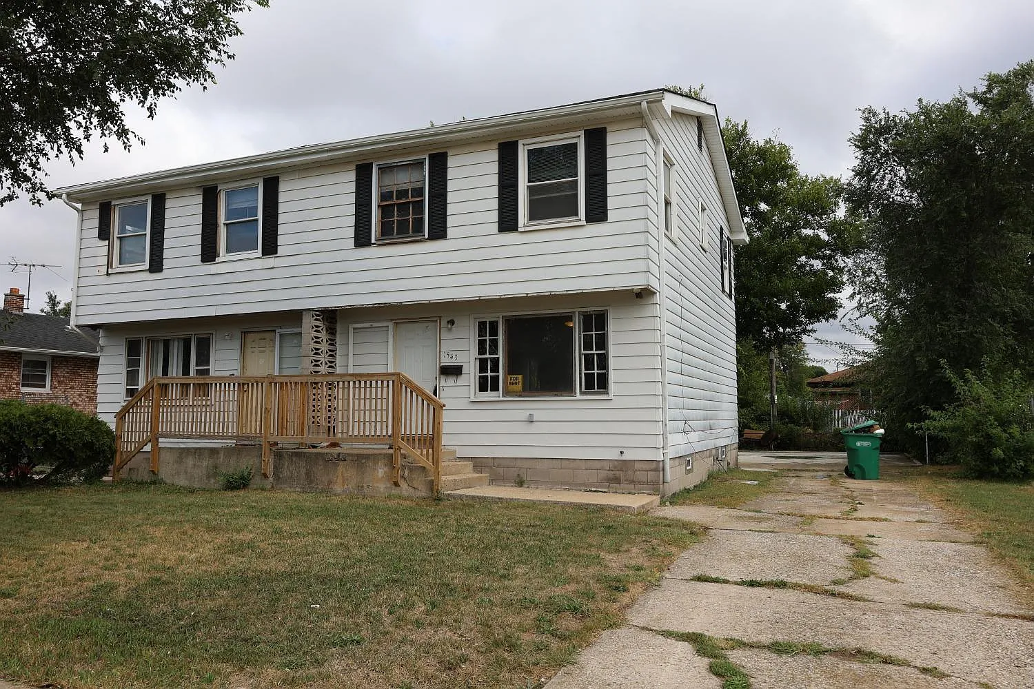 4 bed, 1840 sqft, $1,600 — Photo 1