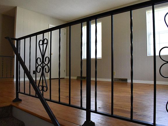 5th image of 537 Vilas St