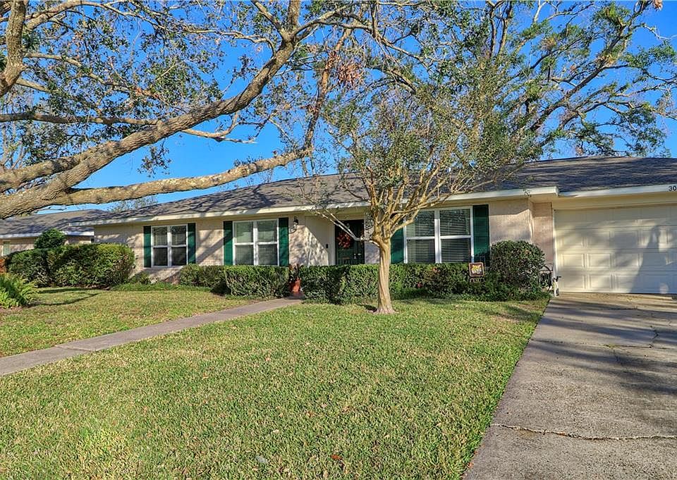 1st image of 304 Orchard Dr