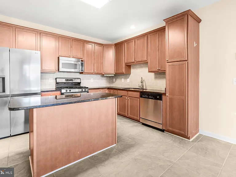 43729 Stoke Chapel Ter — Photo 15