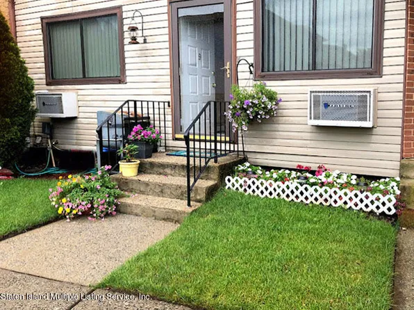 360 Barlow Ave APT 9A, Staten Island, NY 10308