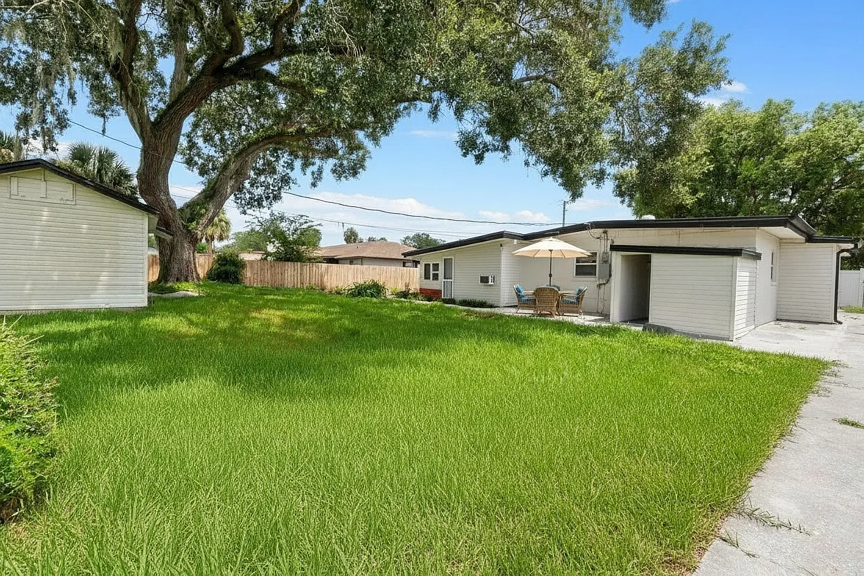 4 bed, 2500 sqft, $4,500 — Photo 4