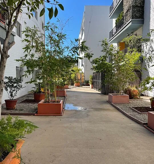 7560 Hollywood Blvd #109 — Photo 6
