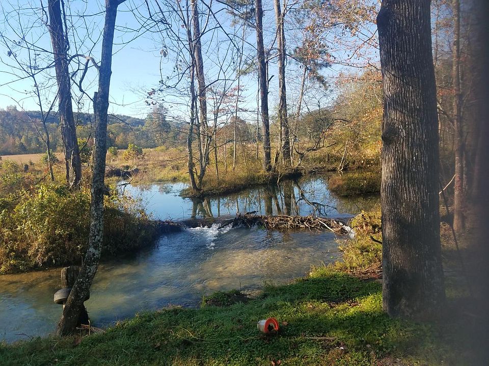 2nd image of 528 Jackson Rd