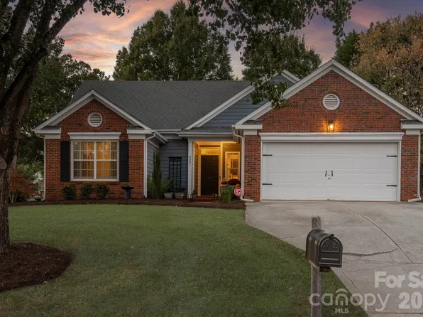 9301 Lindahi Ln, Charlotte, NC 28277