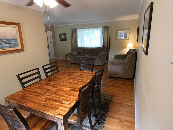 4th image of 18140 Amberly Ln