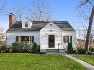 2 Beechwood Rd, Hartsdale, NY 10530