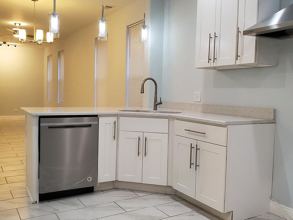 1st image of 3304 S Ashland Ave Floor 2