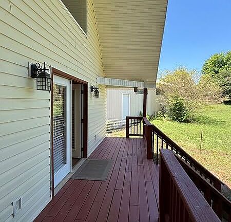 5th image of 691 Lower Burris Rd