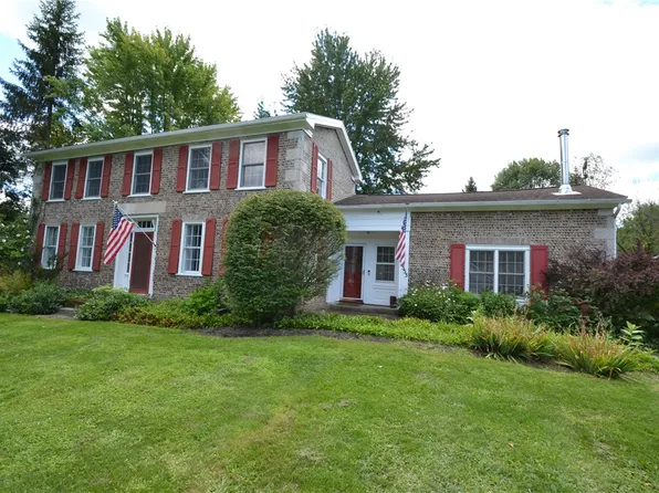 3353 Daansen Rd, Walworth, NY 14568