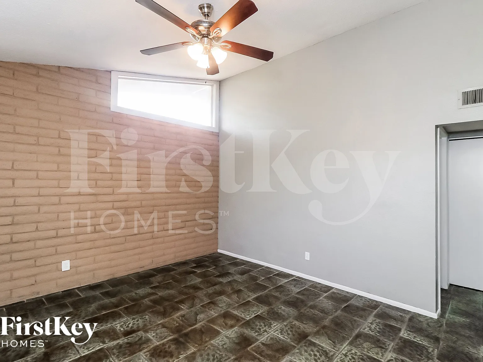 4 bed, 2.0 bath, 1579 sqft, $2,080 — Photo 4