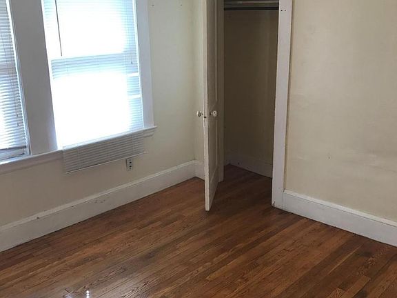 4th image of 14 Ebbett Ave #2R