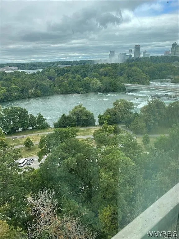 2 bed, 2.0 bath, 1397 sqft, $2,500 — Photo 4