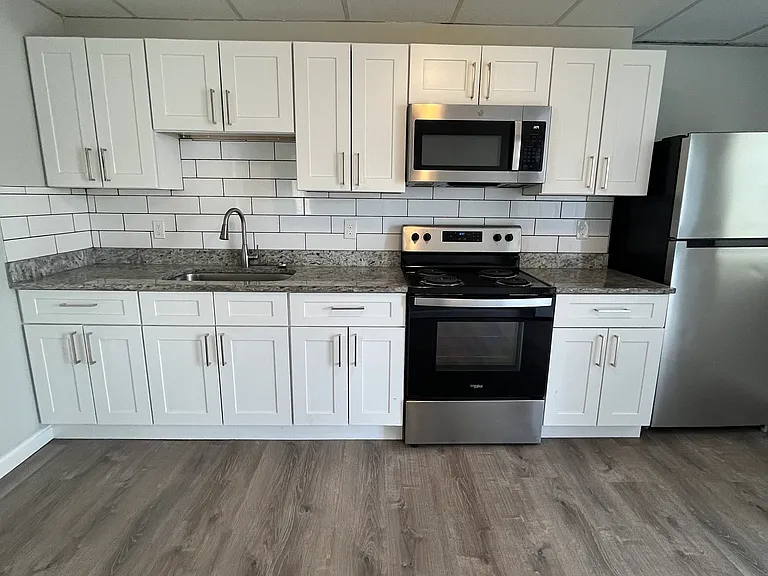 29 Houghton St #4 — Photo 6