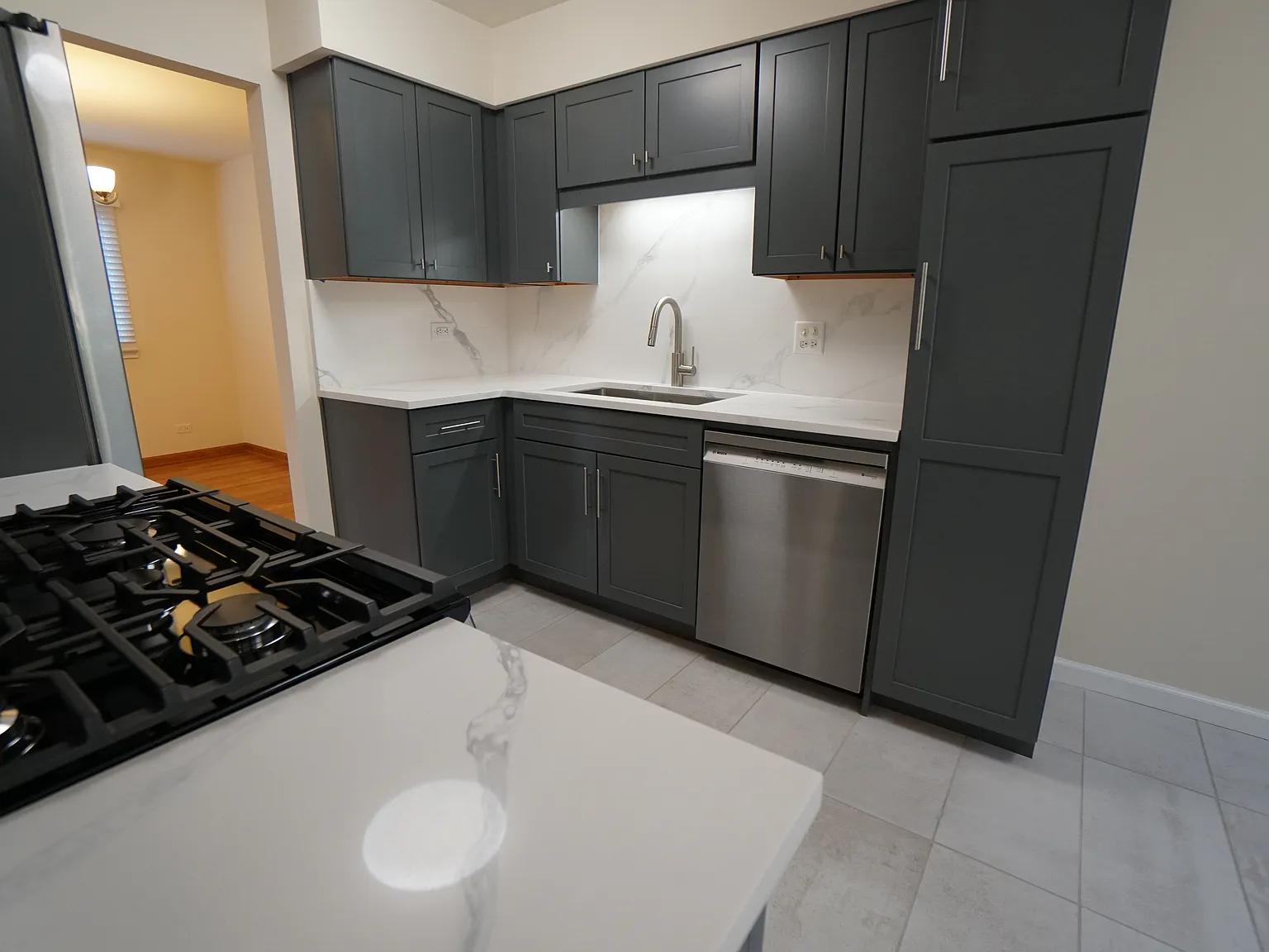 853 Heatherbrook Court — Photo 4