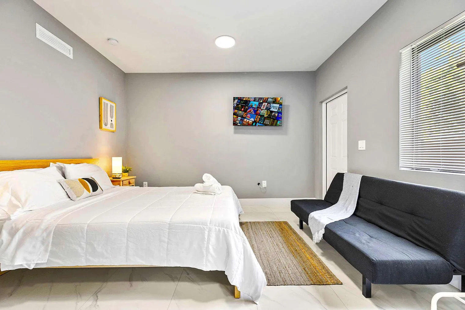 Studio, 1.0 bath, $1,983 — Photo 4