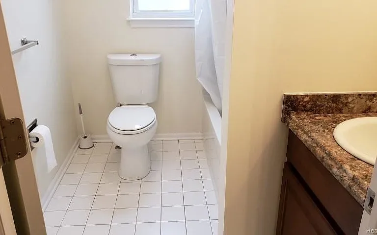 518 E Troy St #1 — Photo 11