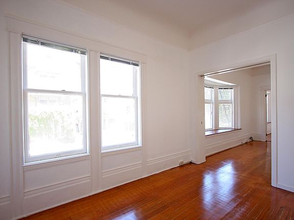 3rd image of 881 Haight St