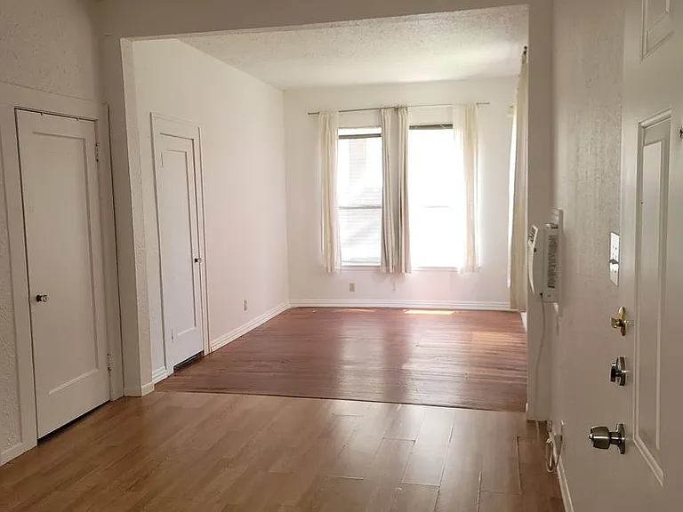 1607 Palma Plz — Photo 11
