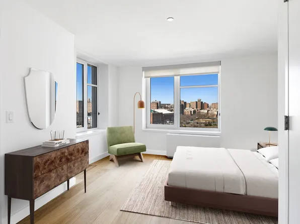 445 Gerard Avenue image 3 of 19