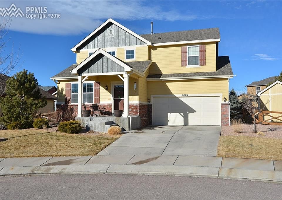 FRONT VIEW OF THE HOME