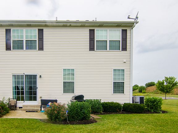 2nd image of 4004 Shoeger Ct
