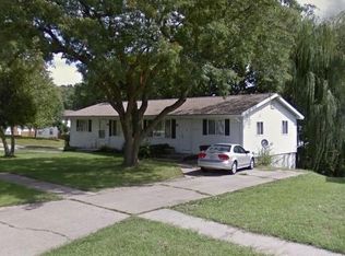 917 20th Avenue Pl #B, Coralville, IA 52241