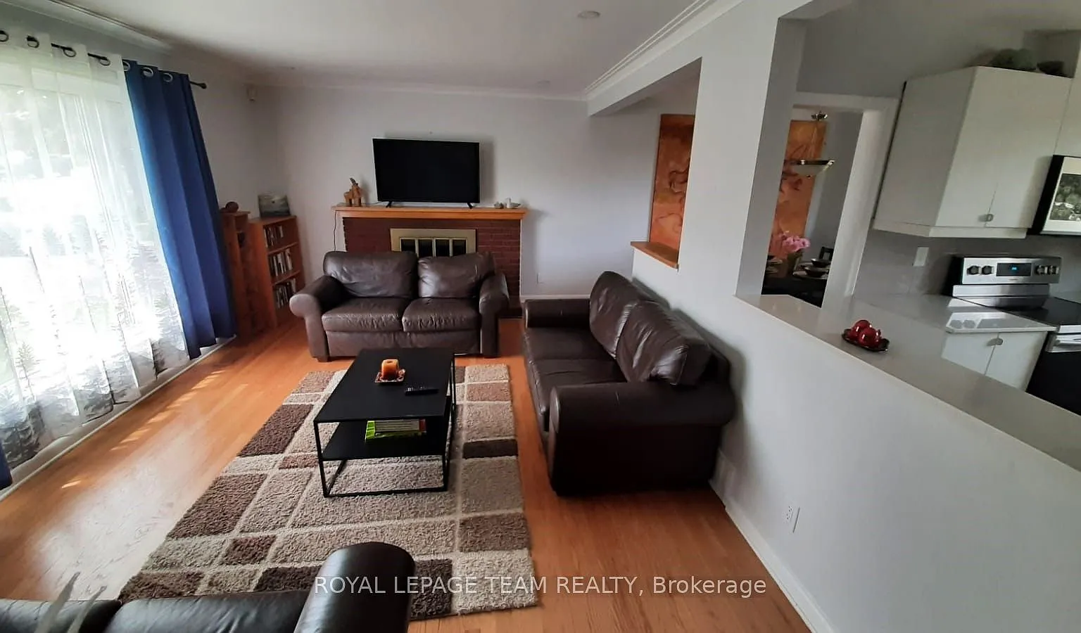 3 bed, $2,900 — Photo 2