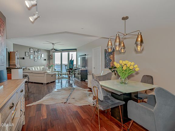 5th image of 241 Riverside Dr Unit 1706