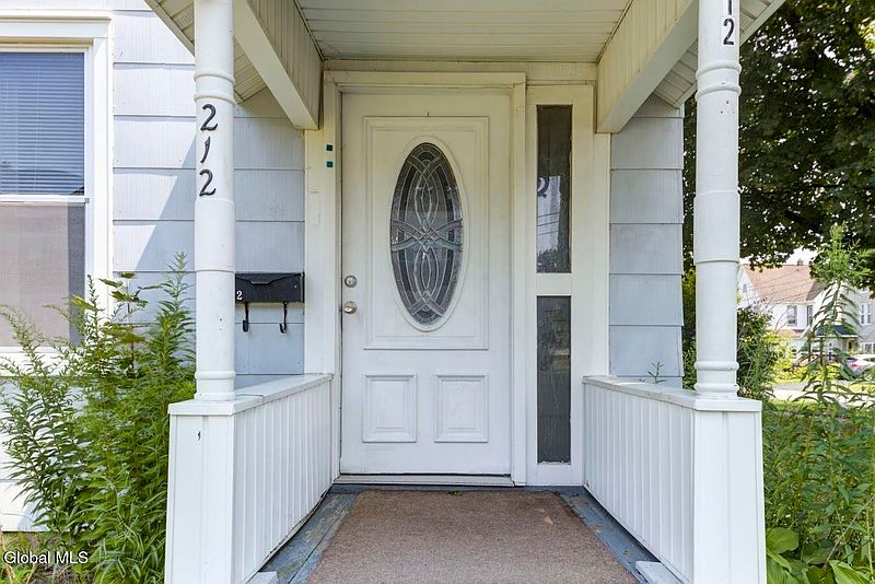 3rd image of 212 Glebe Street