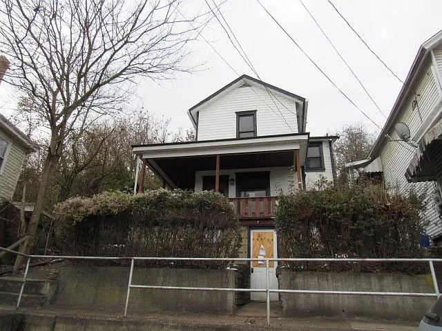 811 Prospect Ave photo 1