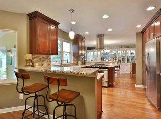 187 W Cooke Rd, Columbus, OH 43214