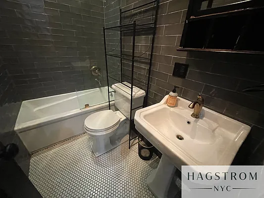 Rented by Hagstrom Management Inc | media 22