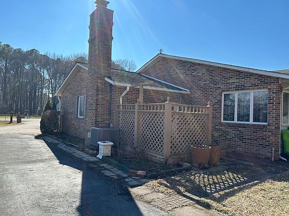 3rd image of 102 Barren Ridge Rd