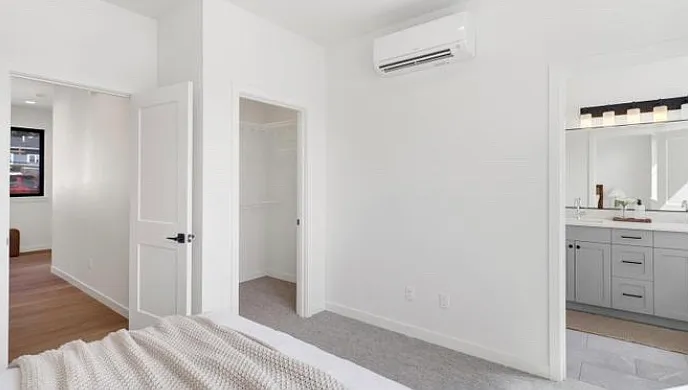 2 bed, 1207 sqft, $2,400 — Photo 2