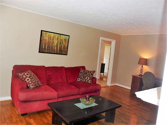 5th image of 1114 Collins Ln