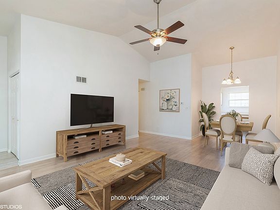 3rd image of 506 Lauren Ln