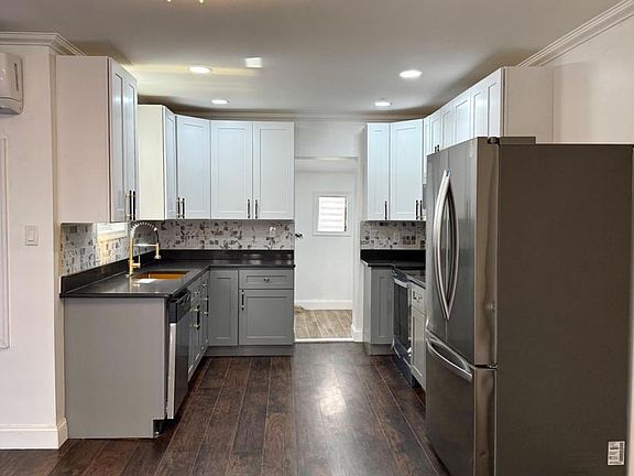 4th image of 6824 Rodney St