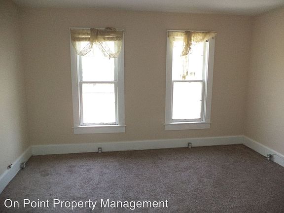 5th image of 1015 1/2 Buffalo St