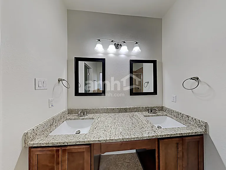 1735 Park Oak Dr — Photo 14