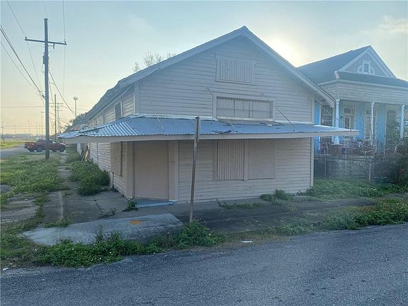 3rd image of 5726 Dauphine St