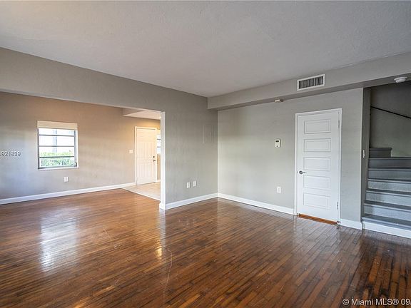 2nd image of 1455 Euclid Ave #1455