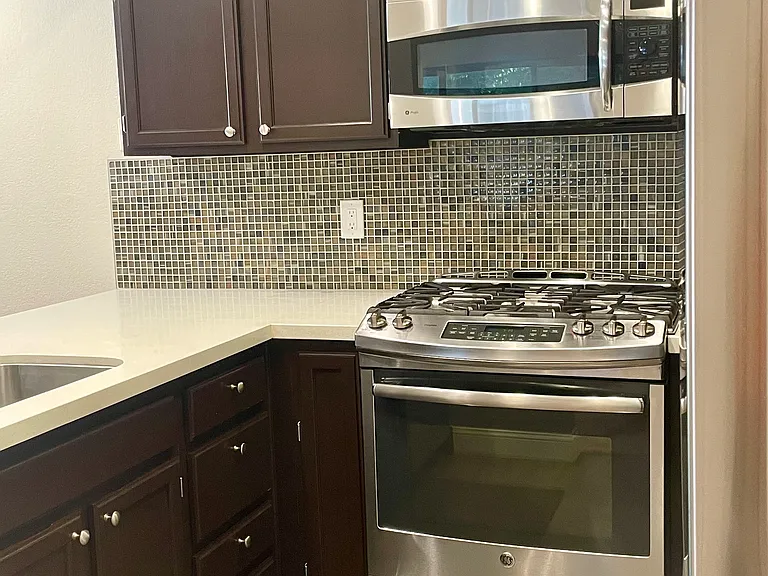 202 Compton Cir #D — Photo 8