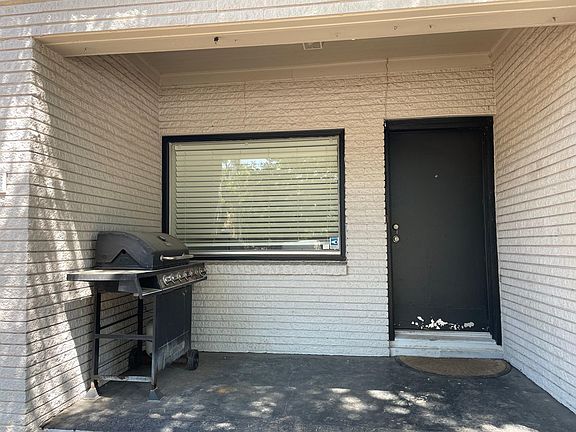 3rd image of 422 W Hutchison St APT 101