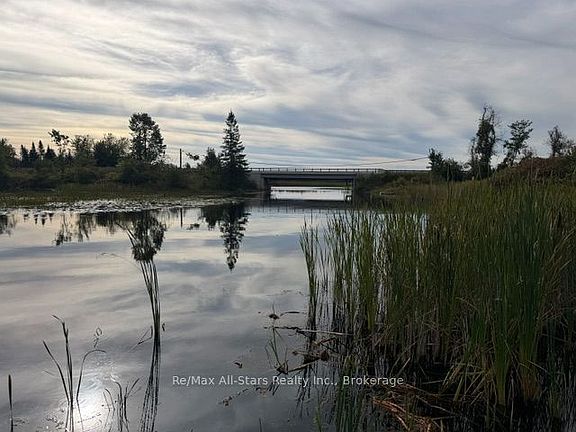 4th image of 18 Bass Lake Rd