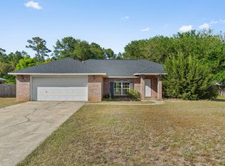 6456 Bay Oaks Dr, Milton, FL 32583