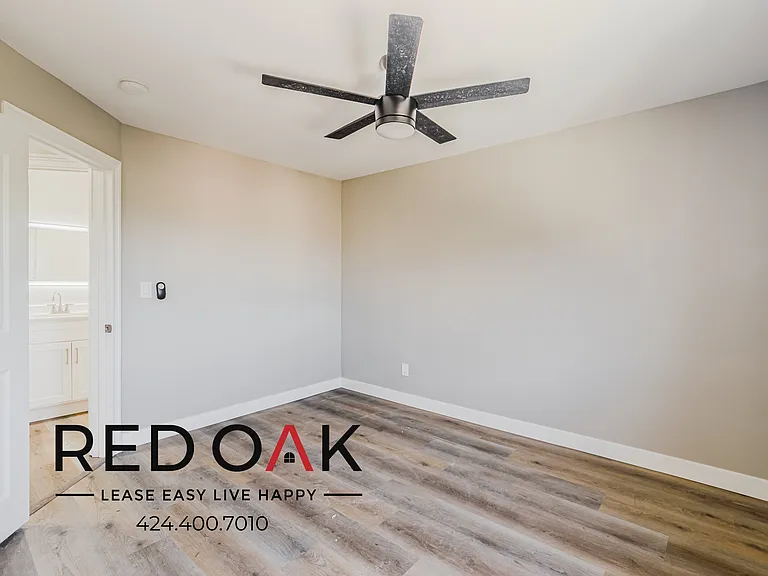 921 W 82nd St #27 — Photo 18