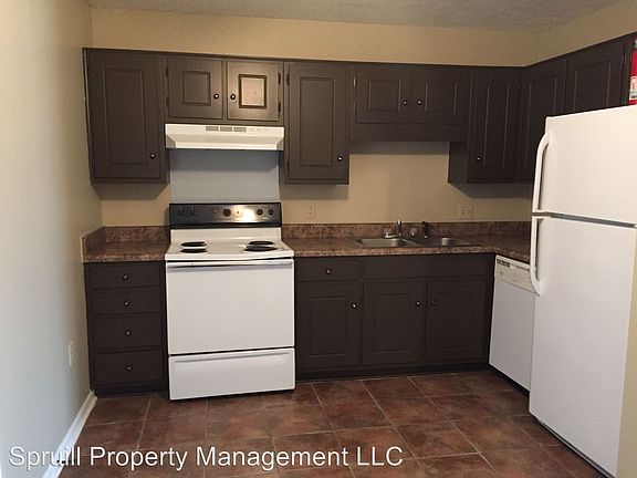3rd image of 111 Park Cir #A